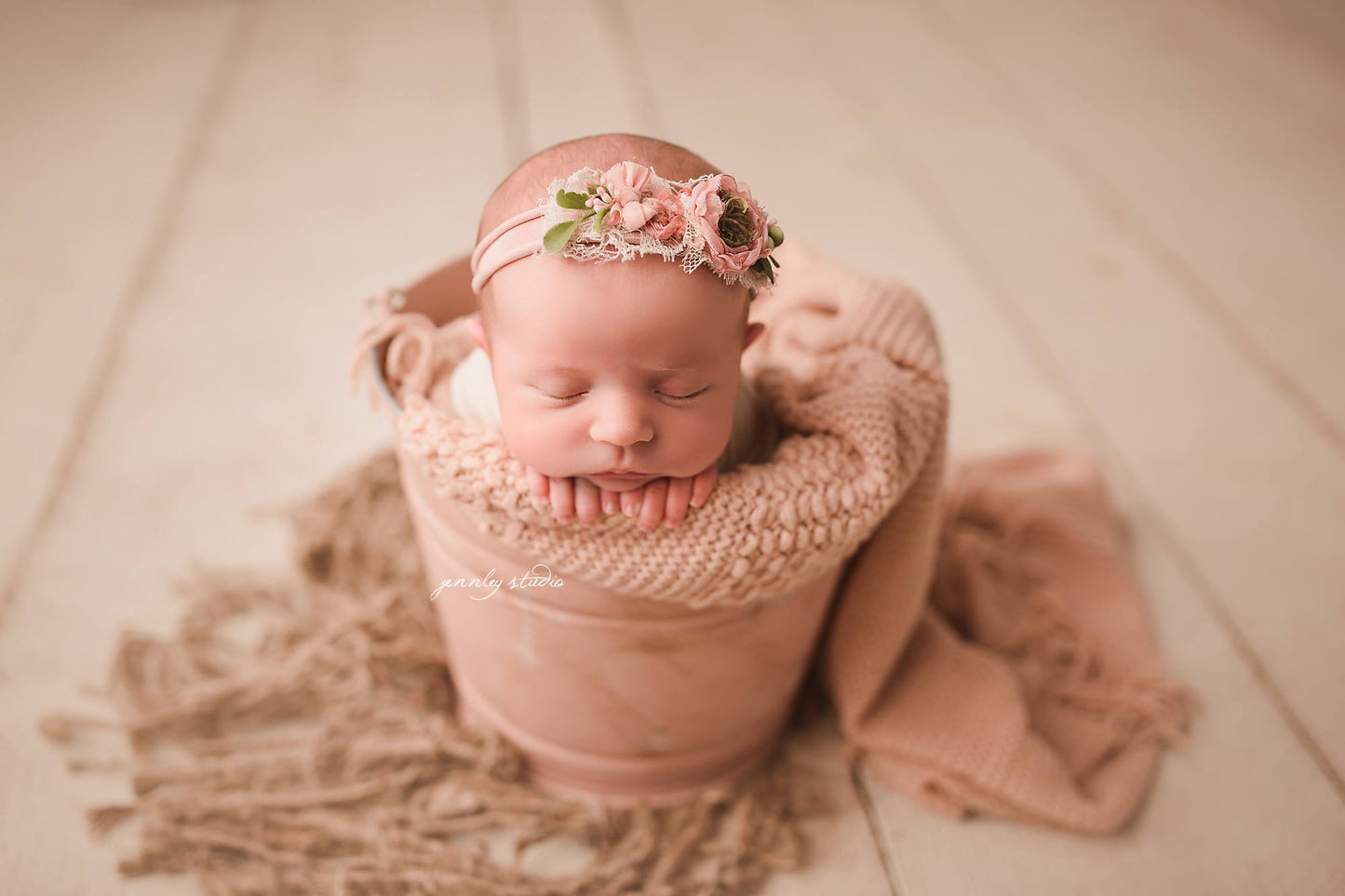 {NEW} Newborn Posing Bucket