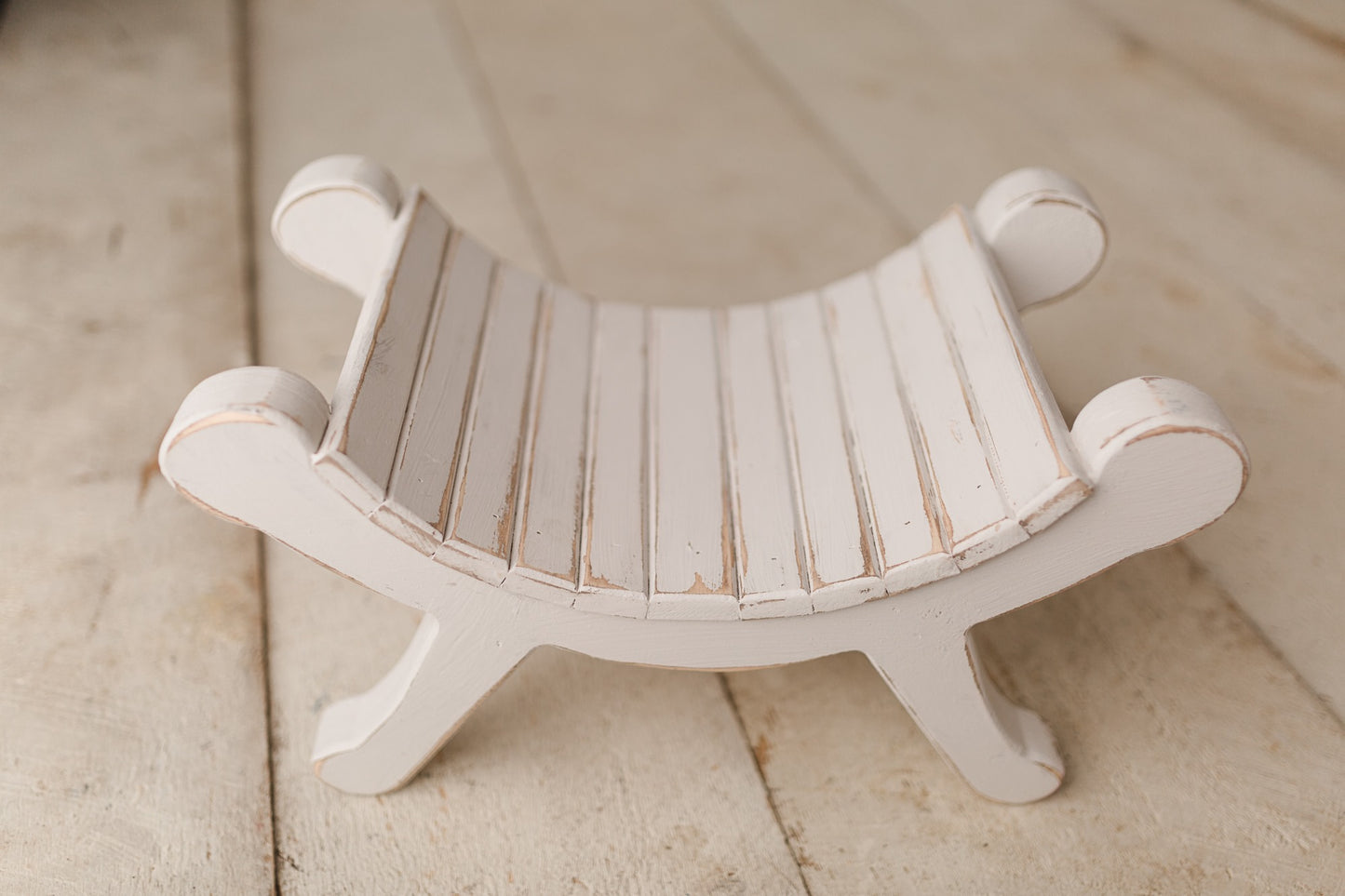 {NEW} Curved Bench